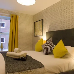 https://central-york-blue-sofa.yorkshirehotels.net