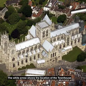 https://the-townhouse-york.yorkshirehotels.net