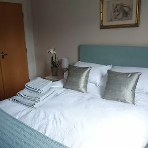 https://12-emperors-wharf.yorkshirehotels.net